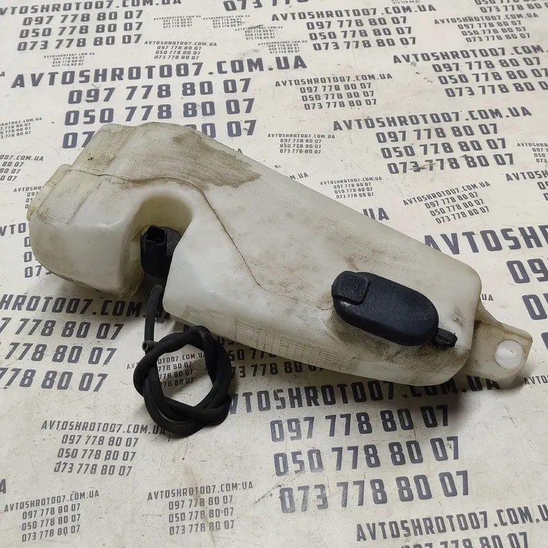 Бачок омивача Dacia Logan (04-12) 1.6 Бензин OEM 8200210002