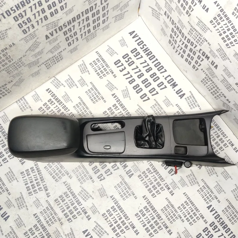 Консоль центральна Hyundai Sonata (98-05) 2.0 OEM 846113c000