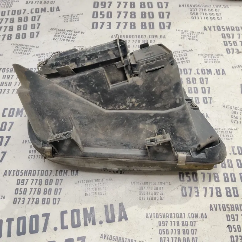 Фара VW Bora (98-05) 1.9 TDI передня ліва OEM 96359700l2