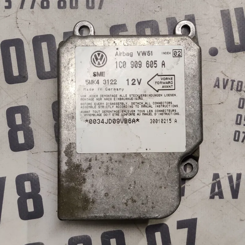 Блок подушок Volkswagen Bora (98-05) 1.9 TDI OEM 1C0909605A