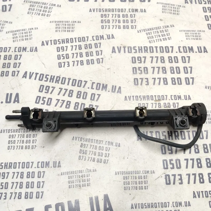 Паливна рейка Hyundai Sonata IV (98-05) 2.0i OEM 3530438300