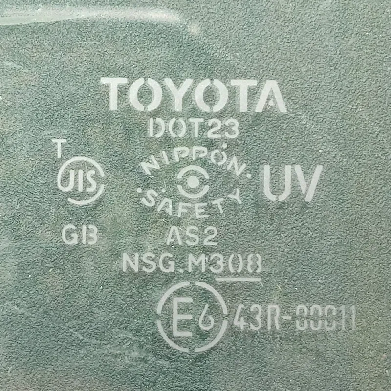 Скло дверей Toyota Corolla 06-13 1.6 задня права 43r00011