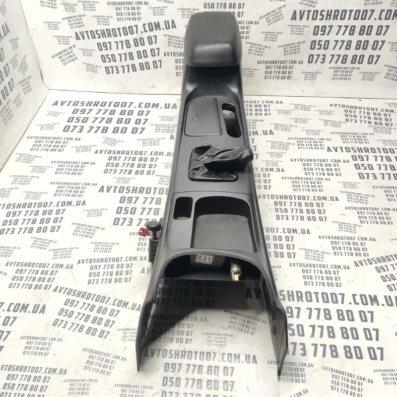 Консоль центральна Hyundai Sonata (98-05) 2.0 OEM 846113c000