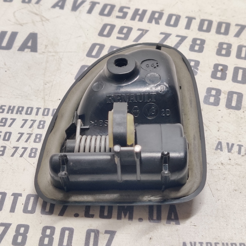 Ручка внутр Dacia Logan 04-12 1.6 Бензин ліва OEM 7700830079