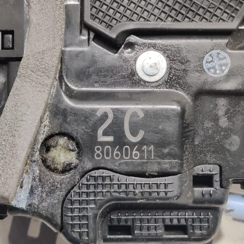 Замок дверей Toyota Corolla 06-13 1.6Б зад. лів. OEM 8060611