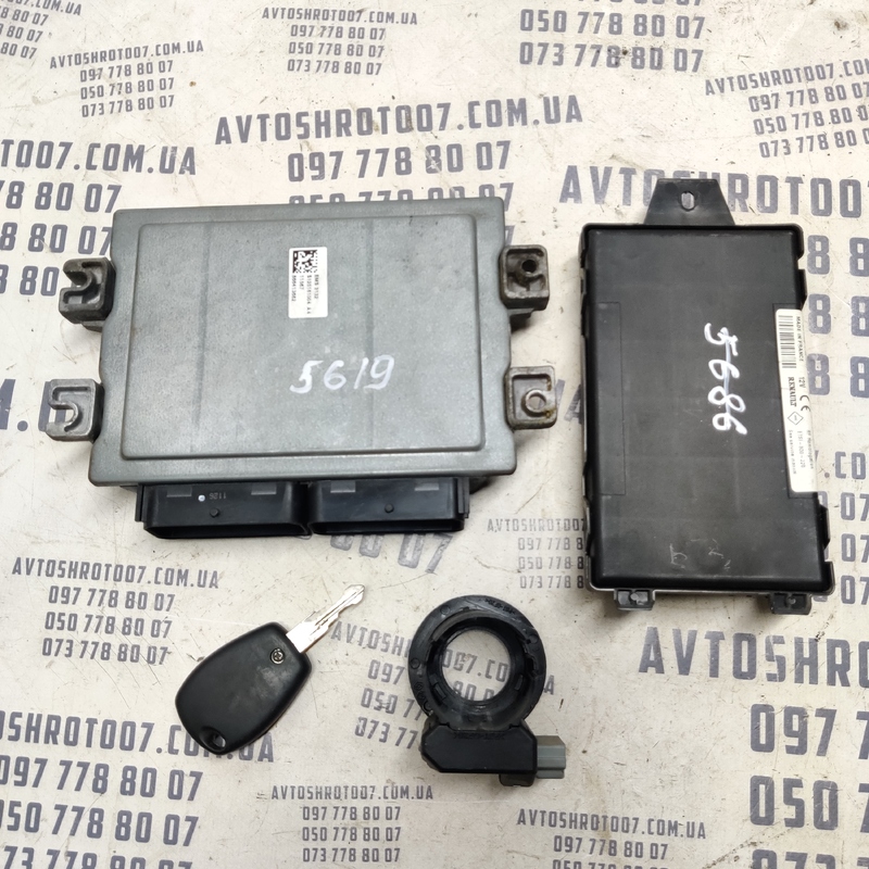 Блок керування двигуном Dacia Logan 04-12 1.6 OEM 8200483732 фото 2