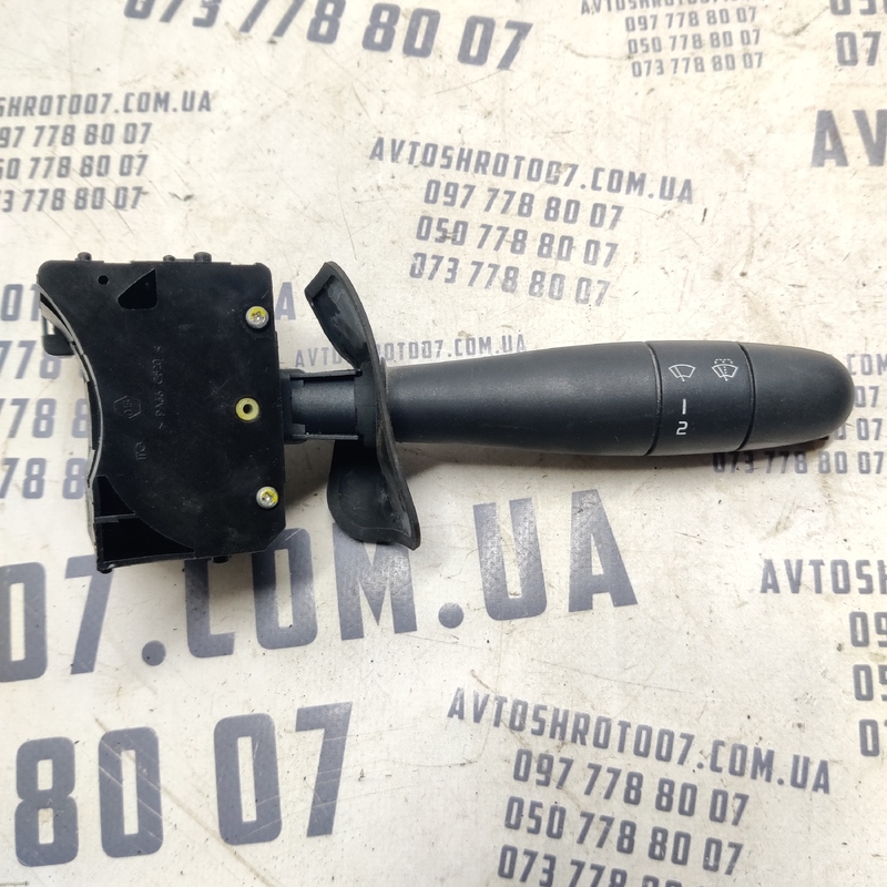 Перемикач підрульовий Dacia Logan 04-12 1.6Б прав 8200375336