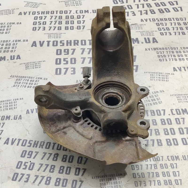 Поворотний кулак VW Bora (1998-2005) 1.9 TDI передній лівий