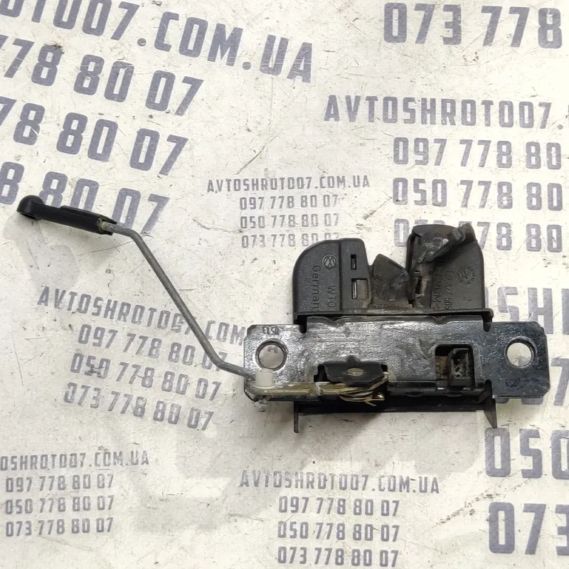 Замок багажника задній VW Bora (98-05) 1.9 TDI OEM 1j9827505