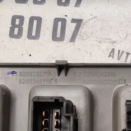 Накладка салону Dacia Logan (04-12) 1.6 Бенз OEM 8200382717 фото 3