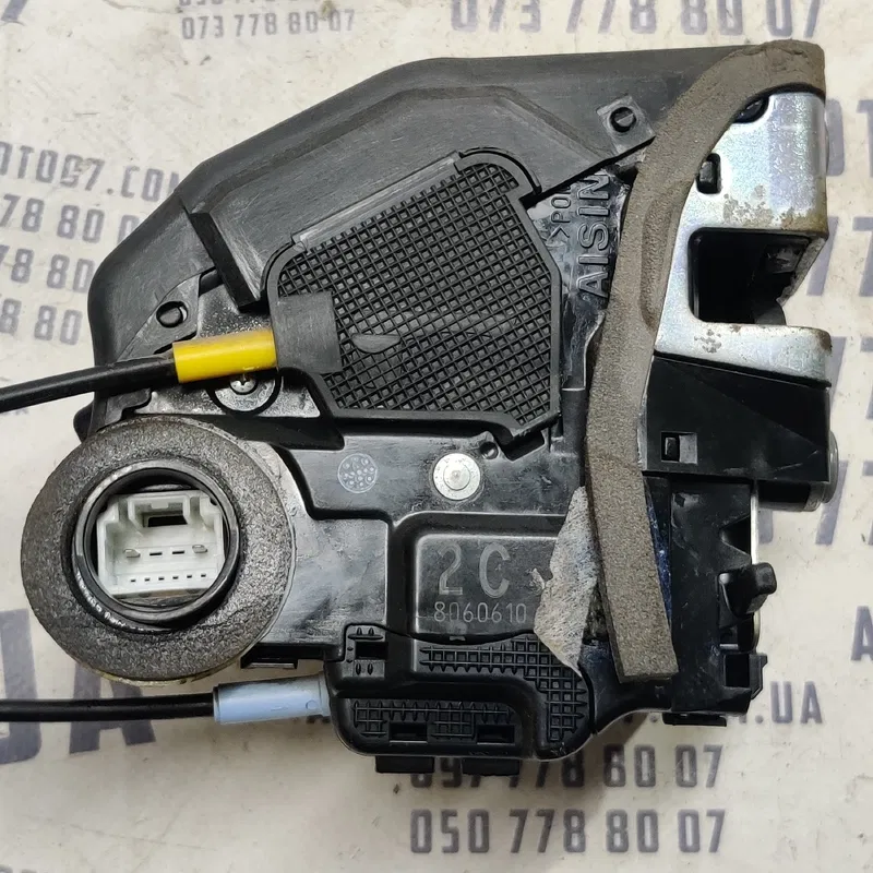 Замок дверей Toyota Corolla 06-13 1.6Б задня права 8060610