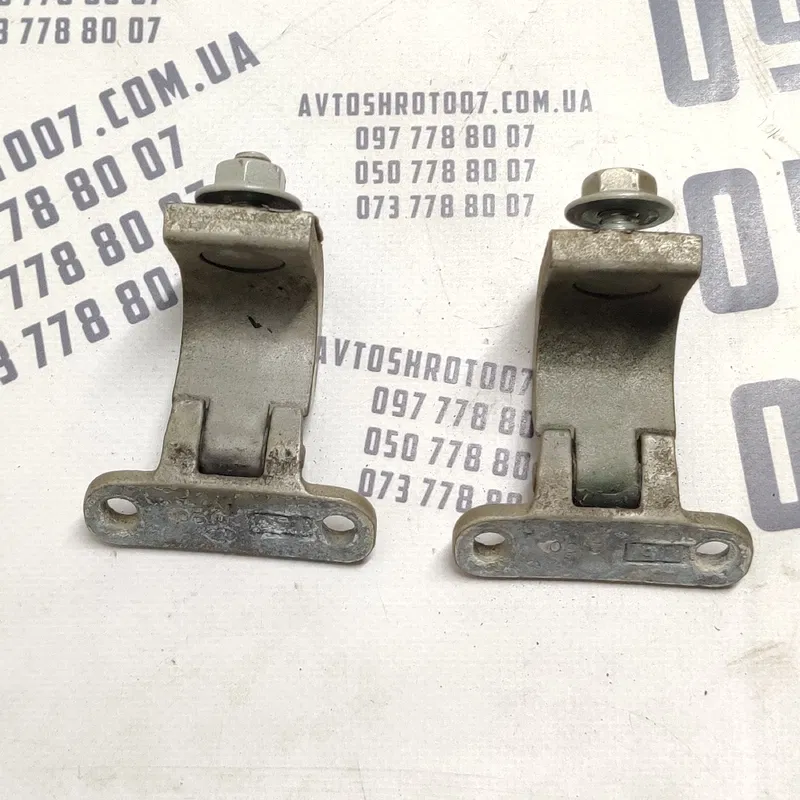 Завіса кришки багажника VW Bora 98-05 1.9 TDI OEM 1j9827301