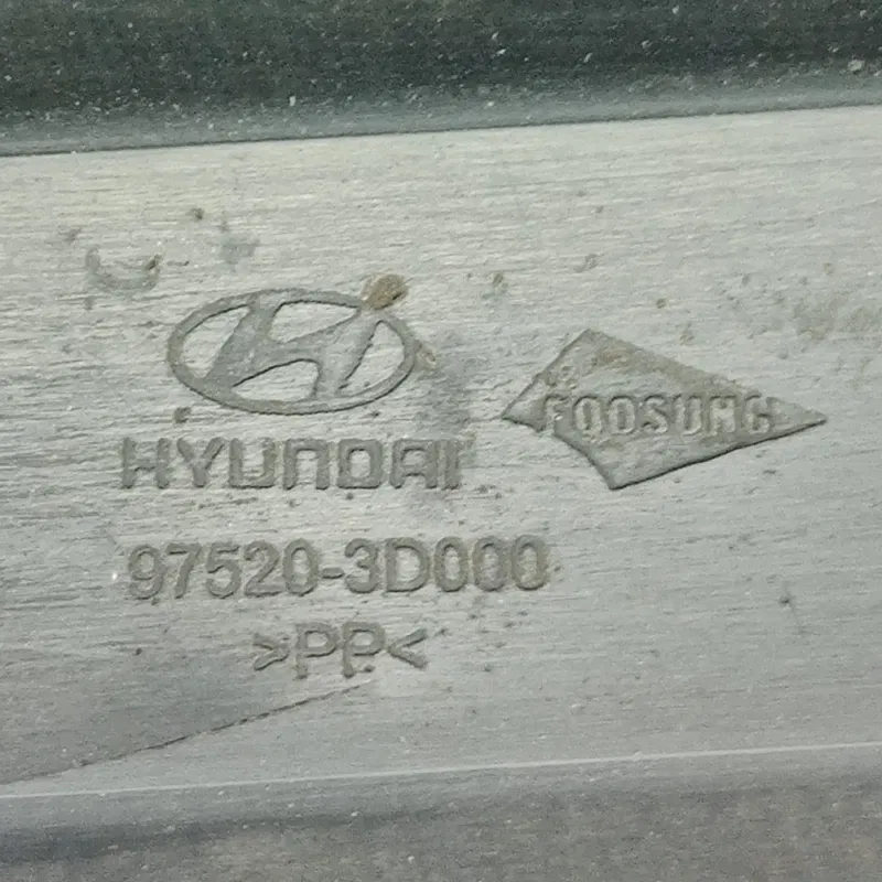 Кронштейн підкрилка Hyundai Sonata 01-05 зад лів 975203d000