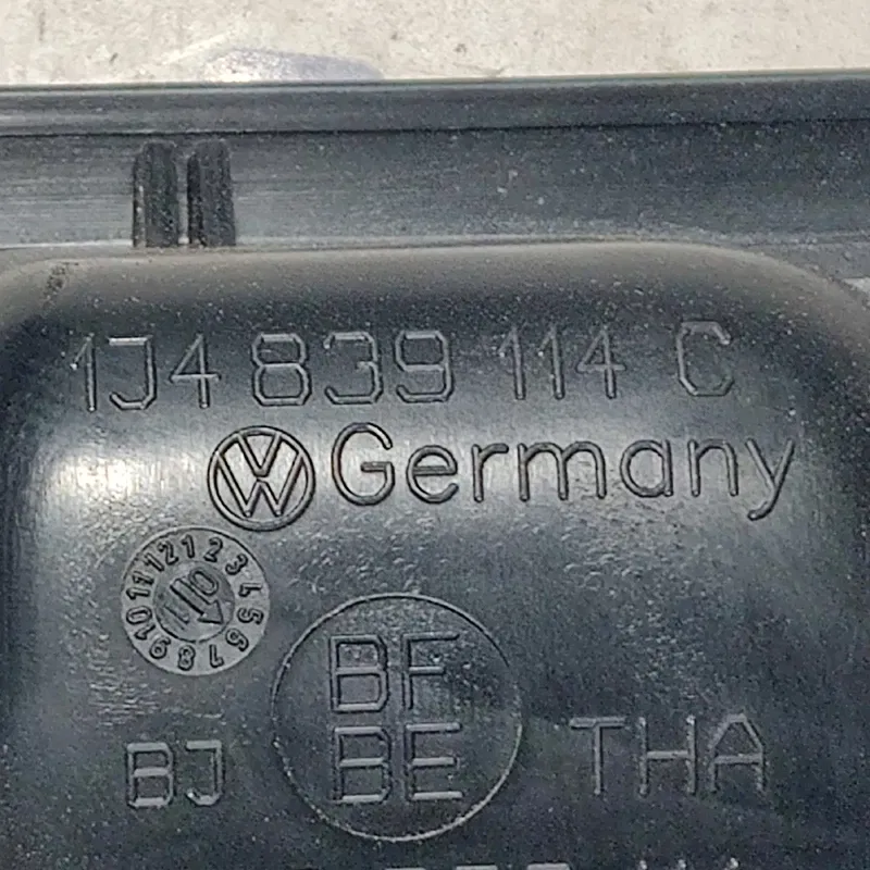 Ручка внутр. VW Bora 98-05 1.9 TDI зад. права OEM 1j4839114c