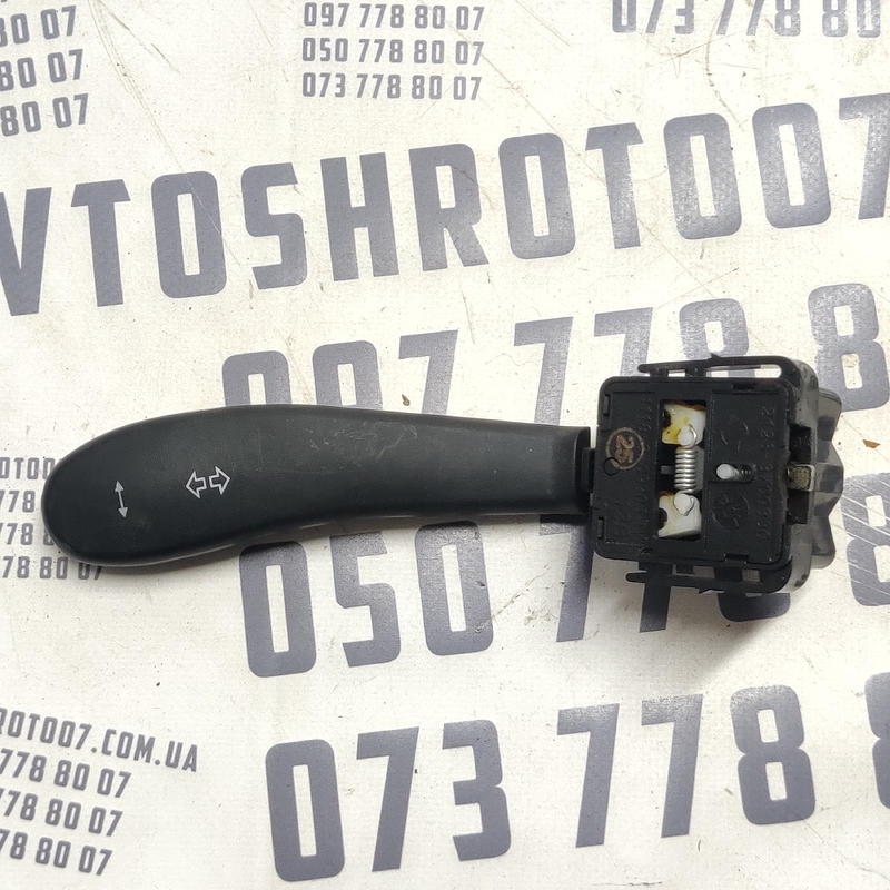 Перемикач підрульовий ВАЗ Kalina 04-13 1.4 OEM 21233709330