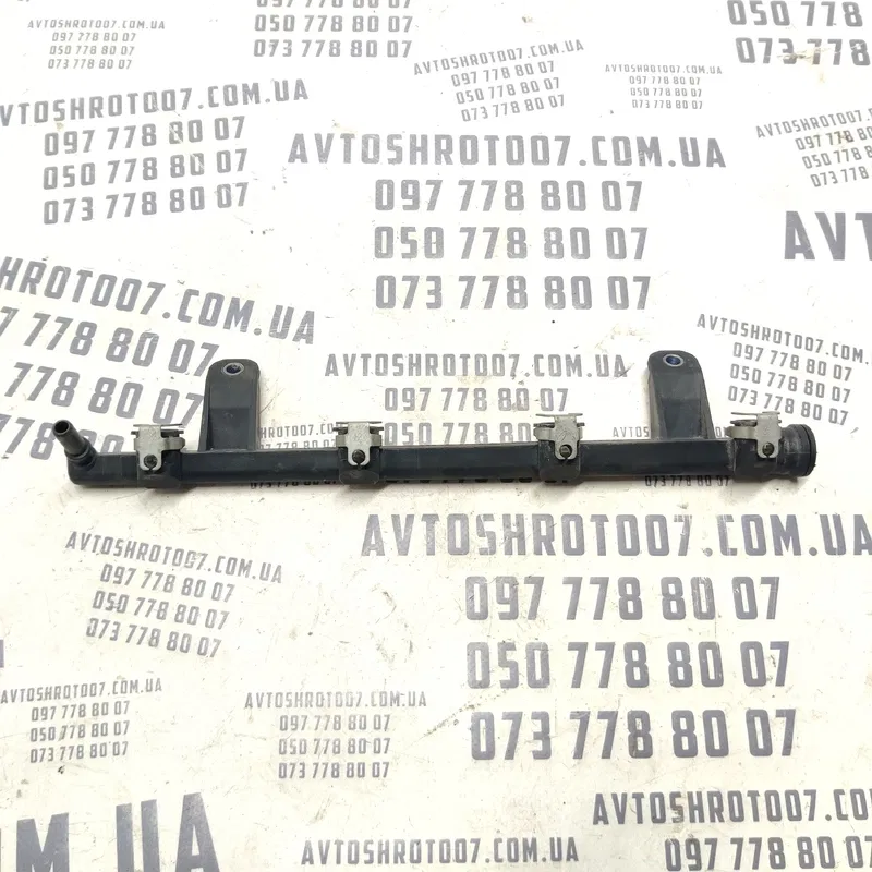 Паливна рейка Dacia Logan (04-12) 1.6 бензин OEM 8200494284a
