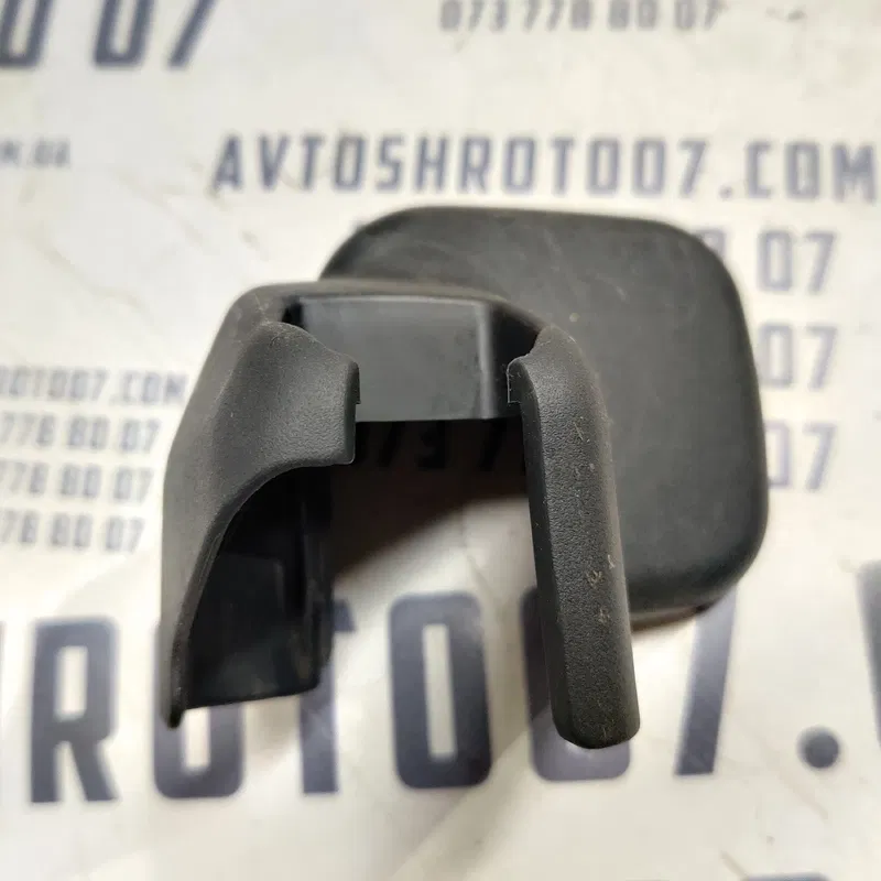 Накладка салону Toyota Corolla 06-13 1.6 ліва OEM 7213812130