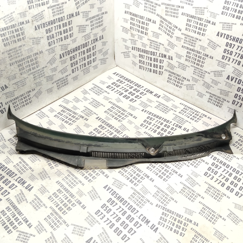 Жабо Volkswagen Bora (98-05) 1.9 TDI OEM 1j1819415b