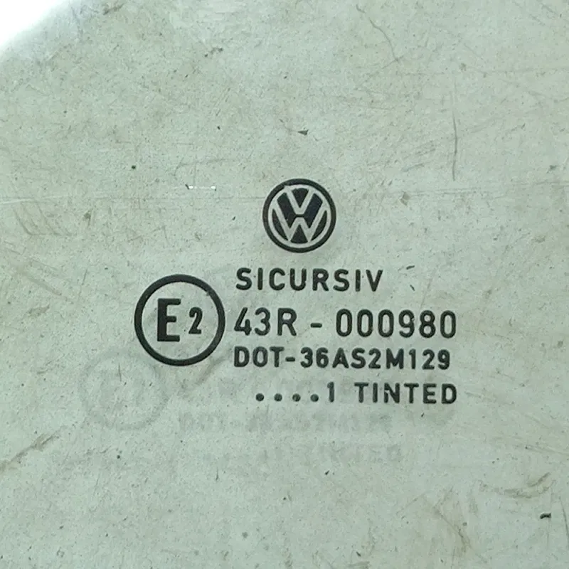 Скло дверей VW Bora (98-05) 1.9 TDI заднє ліве OEM 43r000980