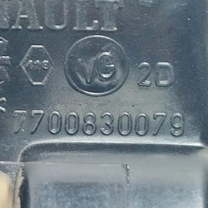 Ручка внутр Dacia Logan 04-12 1.6 Бензин ліва OEM 7700830079