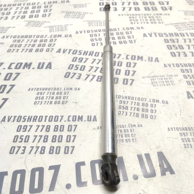Амортизатор багажника VW Bora (98-05) 1.9 TDI OEM 1j6827550c