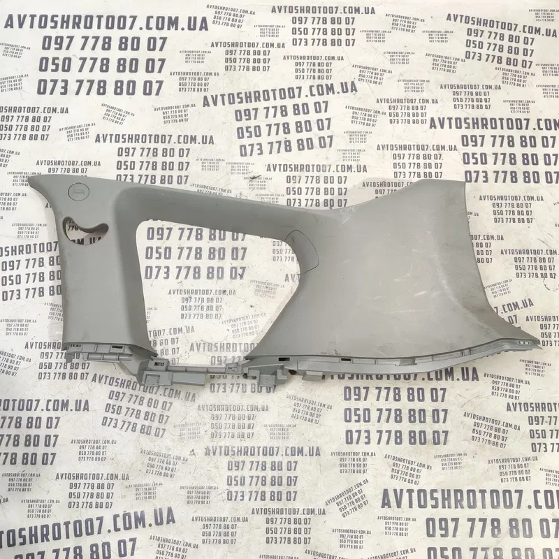 Накладка Mitsubishi Outlander XL 06-12 2.0D Пр.З. 7230a052ha