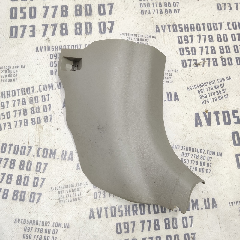 Накладка салону Toyota Corolla 06-13 1.6 права 6211112300