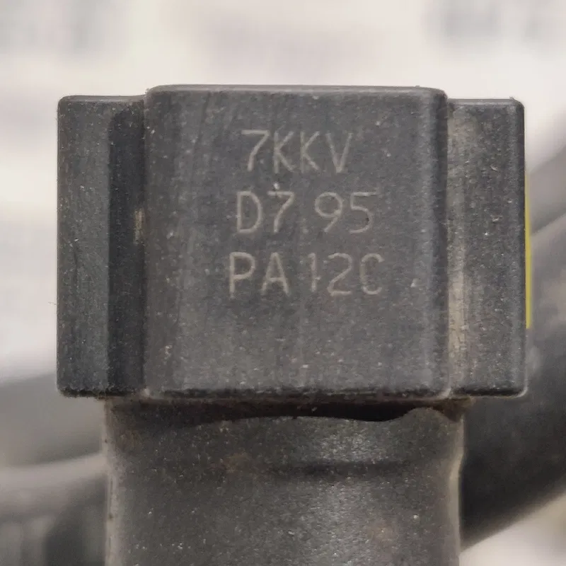 Паливна рейка Toyota Corolla (06-13) 1.6 1ZRFE Бензин