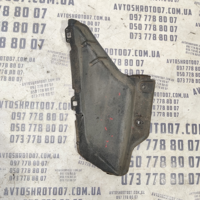 Бризговик Mitsubishi Outlander XL (06-12) 2.0 D задній прав.