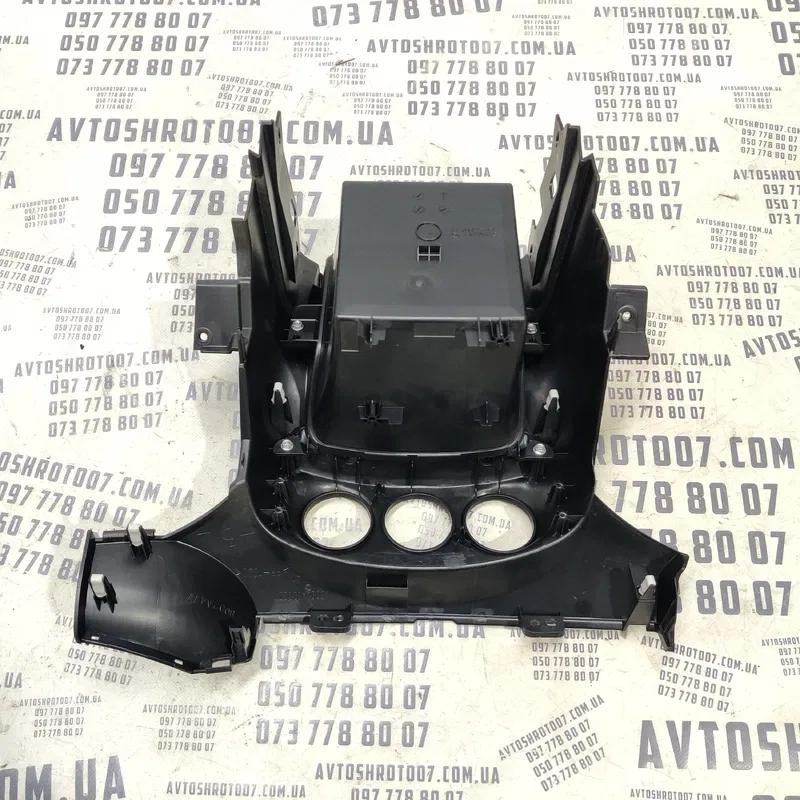 Накладка Mitsubishi Outlander XL (06-12) 2.0D OEM 8002a036zz