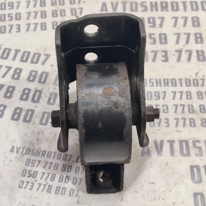 Подушка двигуна Outlander XL (06-12) 2.0D перед OEM MN101386