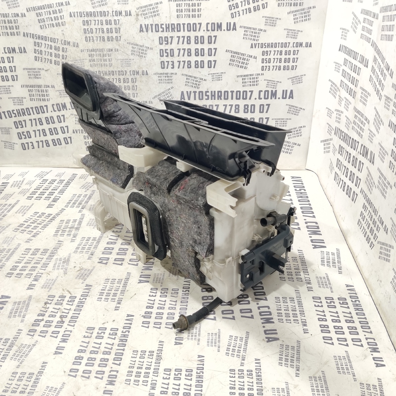 Корпус пічки Mitsubishi Outlander XL (06-12) 2.0 BSY Дизель