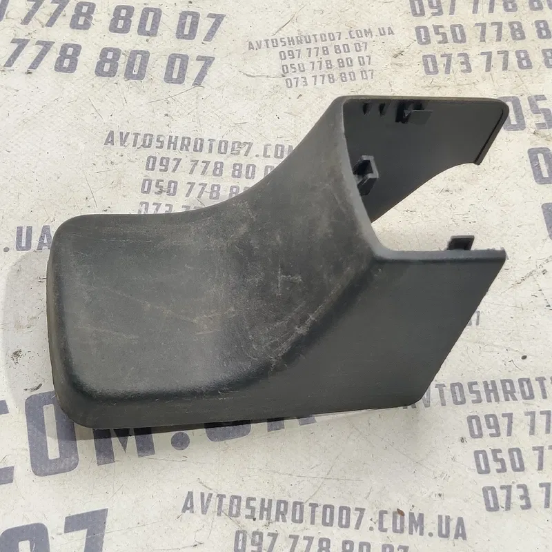 Накладка Mitsubishi Outlander XL (06-12) 2.0D OEM 6977a067zz
