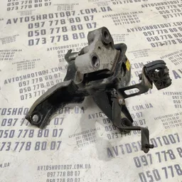 Подушка двигуна Toyota Corolla (06-13) 1.6 права 1230522361