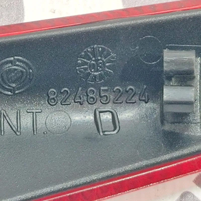 Накладка Peugeot 807 (02-14) 2.2 HDI перед. пр. OEM 82485224