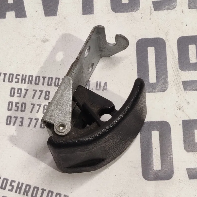 Ручка відкриття капоту Mitsubishi Outlander XL (06-12) 2.0D