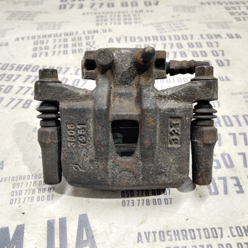 Супорт Mitsubishi Outlander XL (06-12) 2.0 Diesel Зад. Пр.