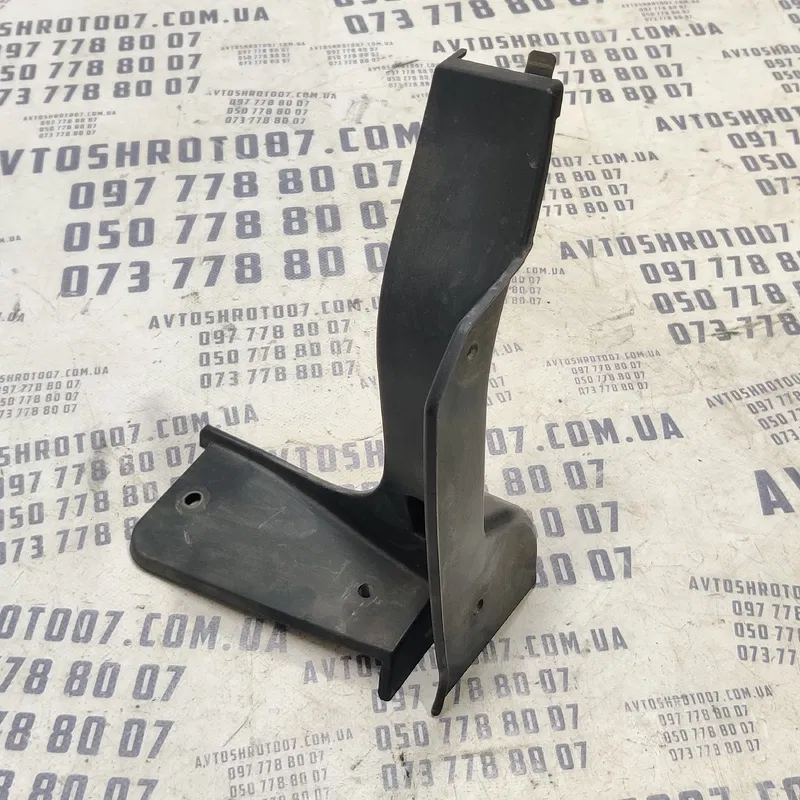 Накладка Mitsubishi Outlander XL 06-12 зад. пр. OEM 6415a016