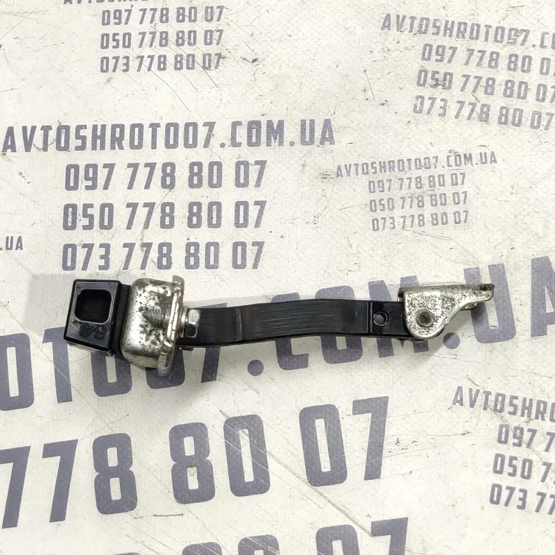 Обмежувач дверей Mitsubishi Outlander XL 06-12 2.0D зад лів