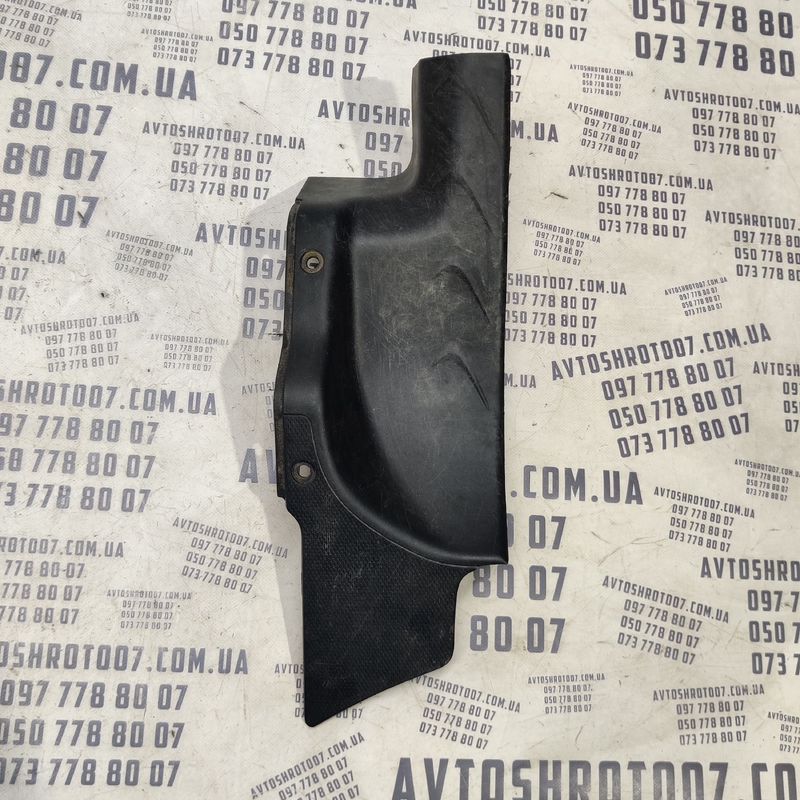 Накладка Mitsubishi Outlander XL 06-12 2.0D права 7656a038