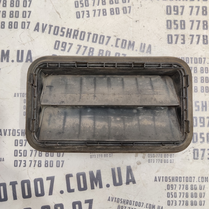 Дефлектор Toyota Corolla 06-13 1.6 Бензин зад OEM 6294033070