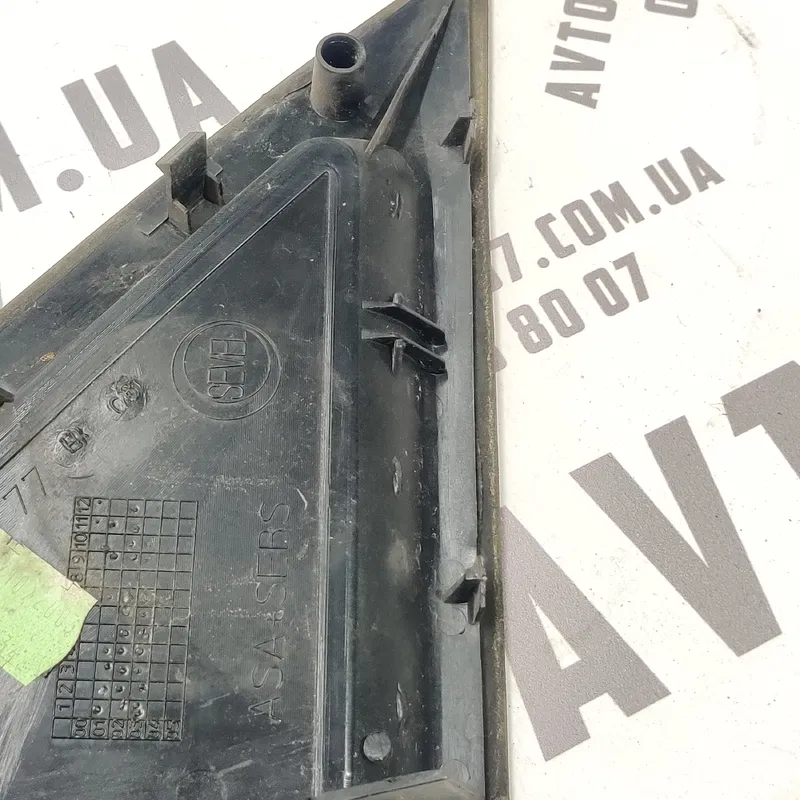 Накладка Peugeot 807 (02-14) 2.2HDI пер. ліва OEM 1487588077