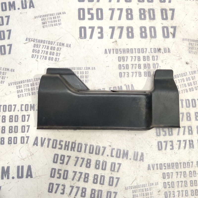 Накладка Mitsubishi Outlander XL 06-12 2.0 ліва OEM 7211a070