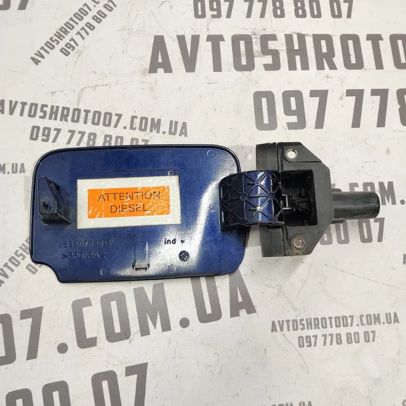 Лючок бака Peugeot 807 (02-14) 2.2 HDI лівий OEM 1485207080