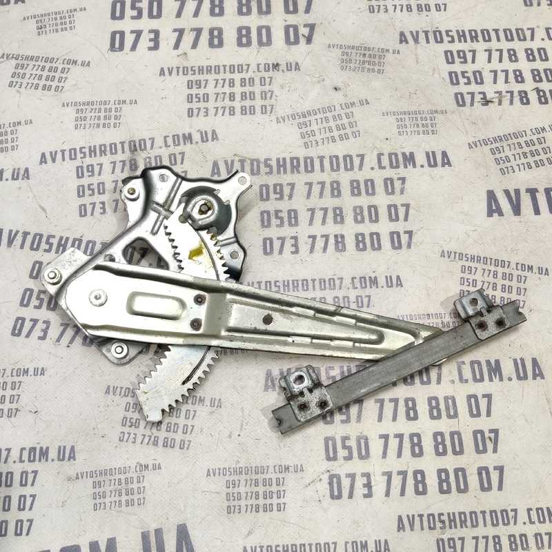 Склопідіймач зад лів Mitsubishi Outlander XL 06-12 2.0D 45x
