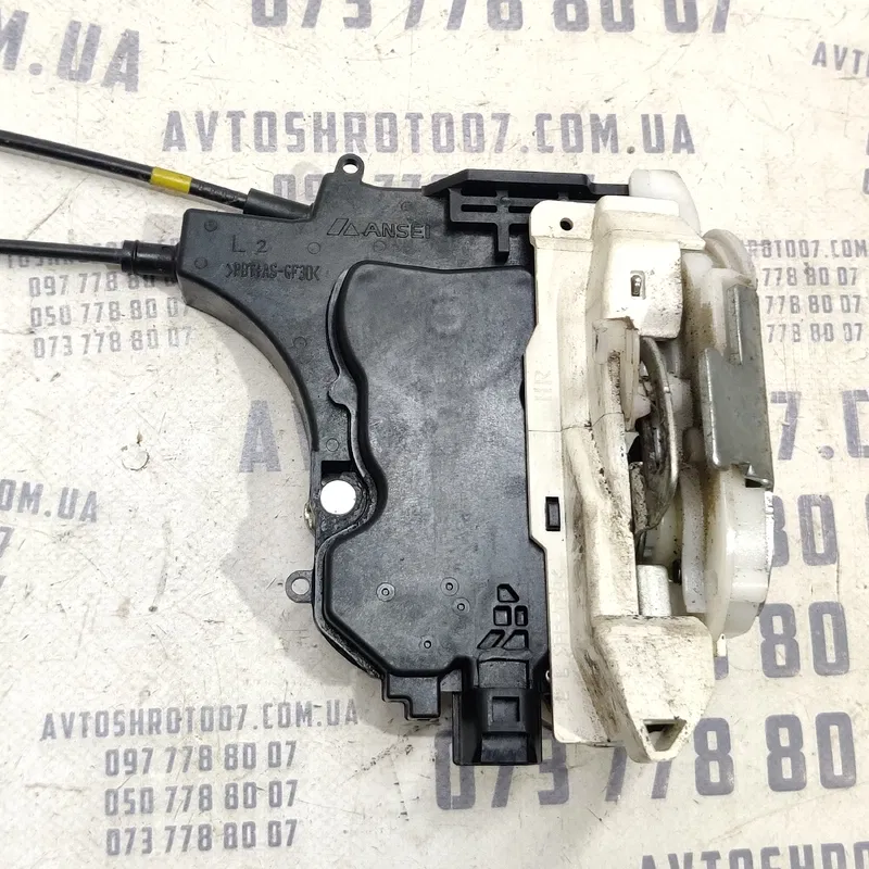 Замок зад лів Mitsubishi Outlander XL 06-12 2.0D OEM 08829b