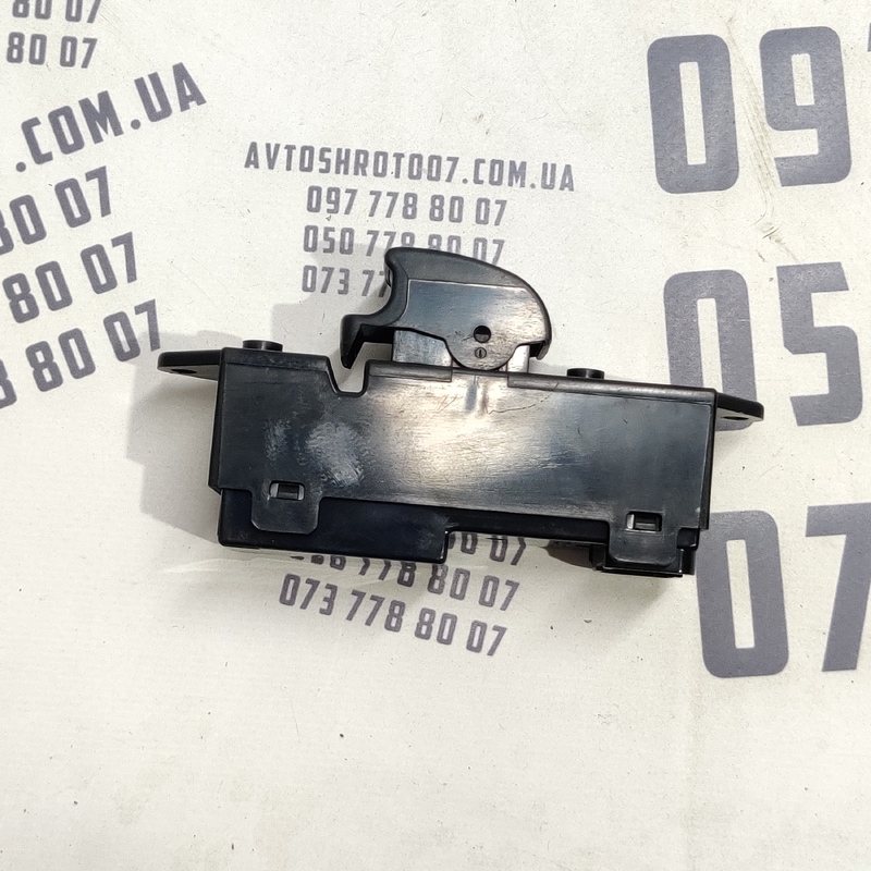 Кнопка склопід Mitsubishi Outlander XL 06-12 2.0 Пр 8608a182 фото 2