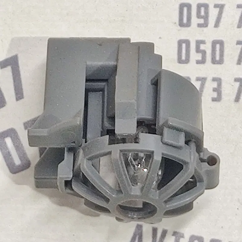 Ліхтар багажника Toyota Corolla 06-13 1.6 зад OEM 17475388