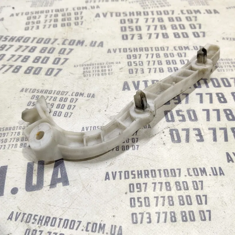 Кронштейн бампера Mitsubishi Outlander XL 06-12 2.0D правий