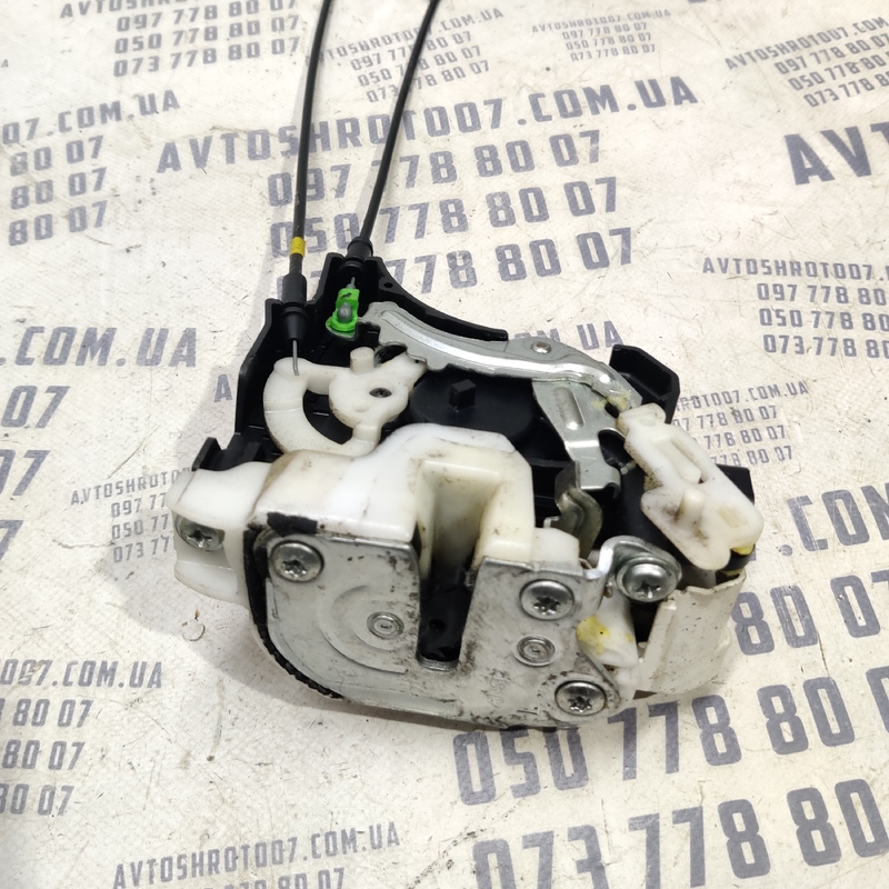 Замок зад лів Mitsubishi Outlander XL 06-12 2.0D OEM 08829b